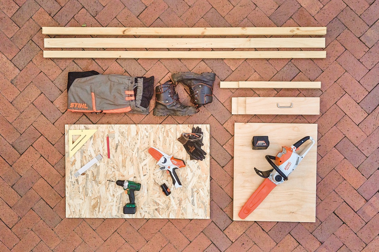 Herramienta para construir un soporte de máquina, como la minisierra STIHL GTA 26 y la motosierra  STIHL MSA 140 C