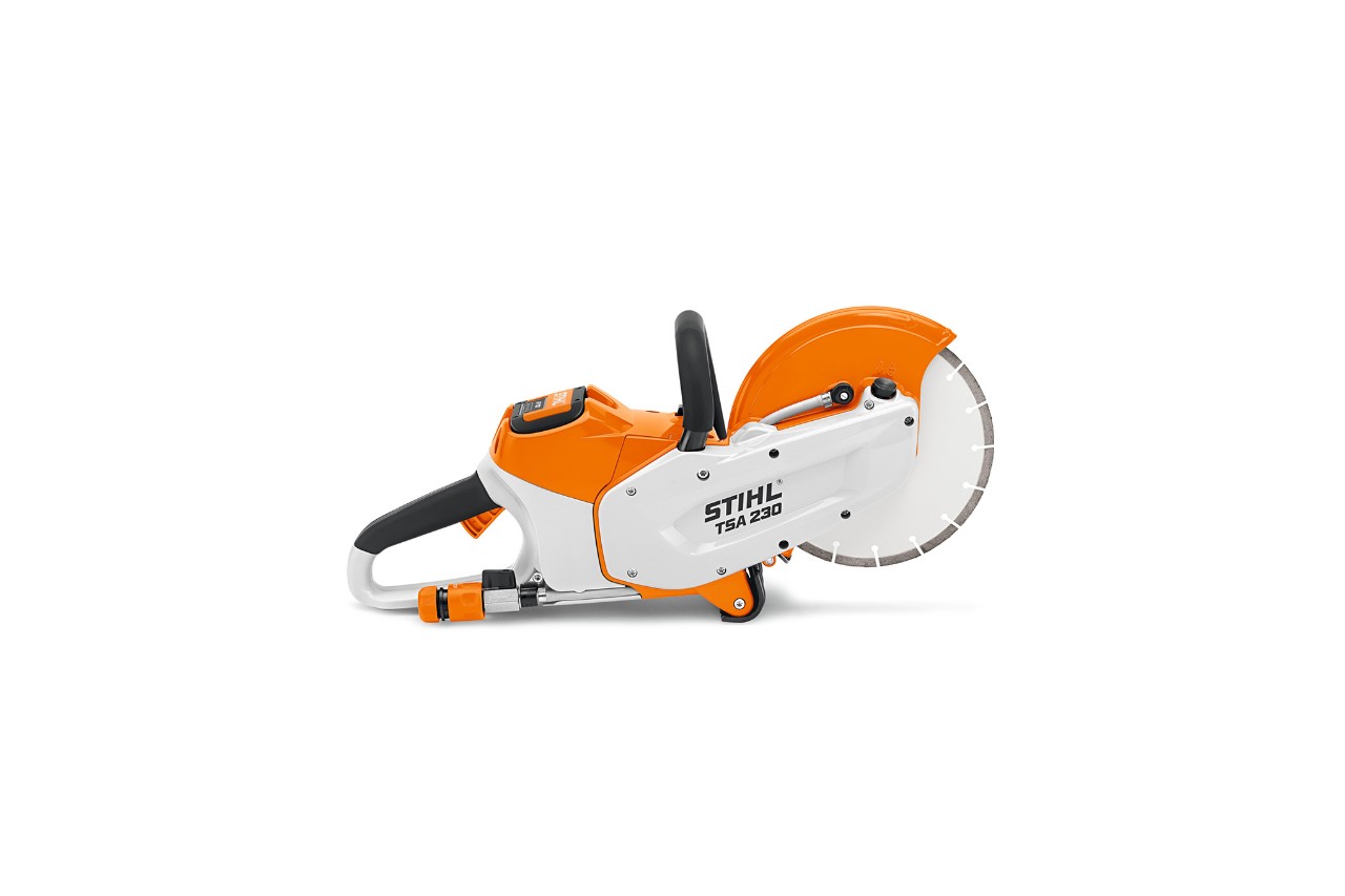 Tronzadora STIHL TS 800 sobre fondo blanco