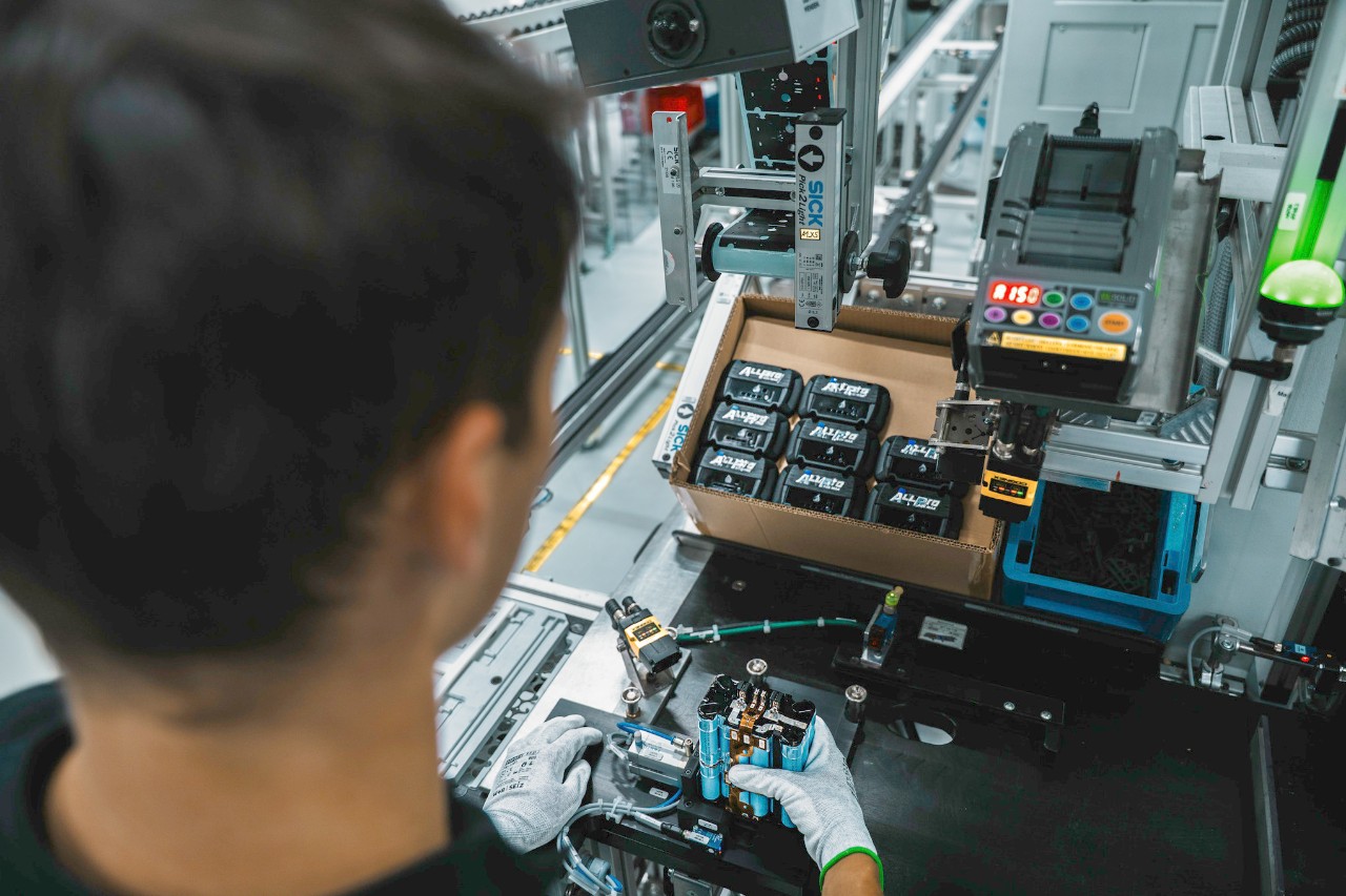 Los componentes electrónicos están equipados con un dispositivo de seguridad.