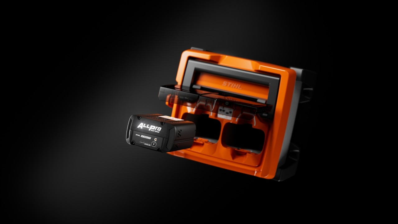 Cargador rápido STIHL ALLPRO AL 1802 MO con una batería ALLPRO AP 300.0 P(C) insertada y parcialmente extraída.